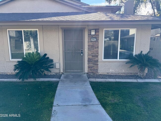 Foto del edificio - 1226 N 85th Pl