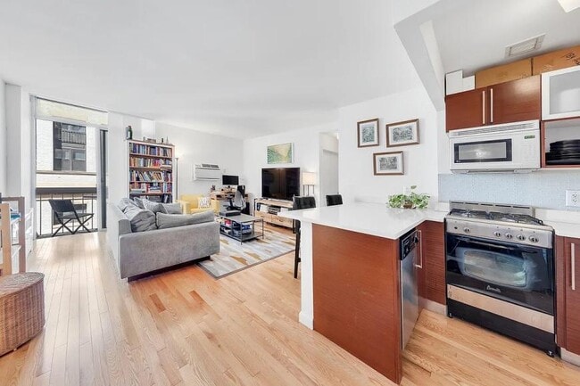 Building Photo - 1 bedroom in New York NY 10012