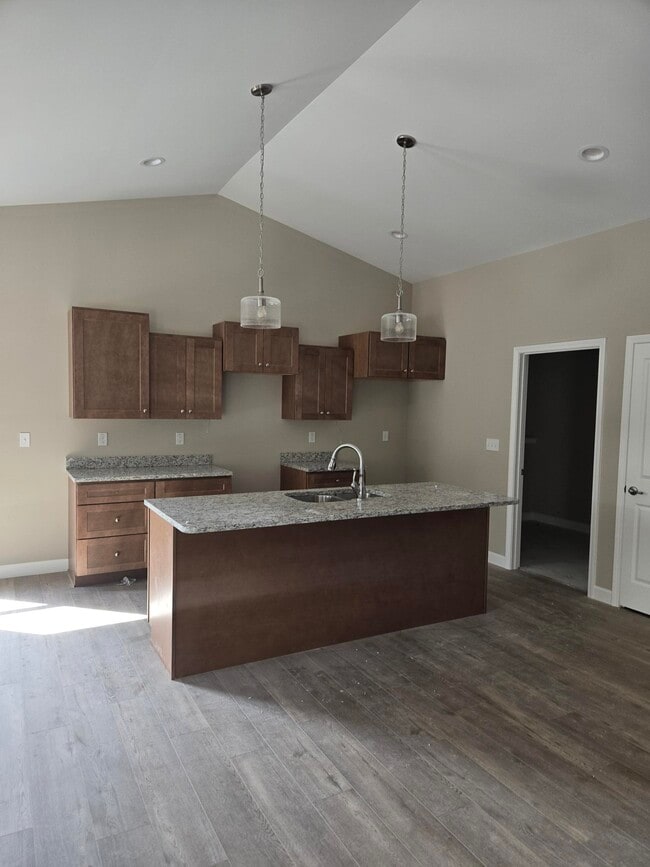 Building Photo - 2618 Cherry Farms Dr