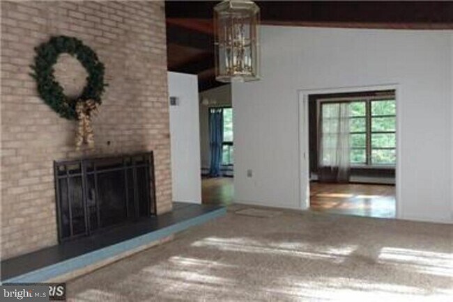 Foto del edificio - 14800 Blackburn Rd