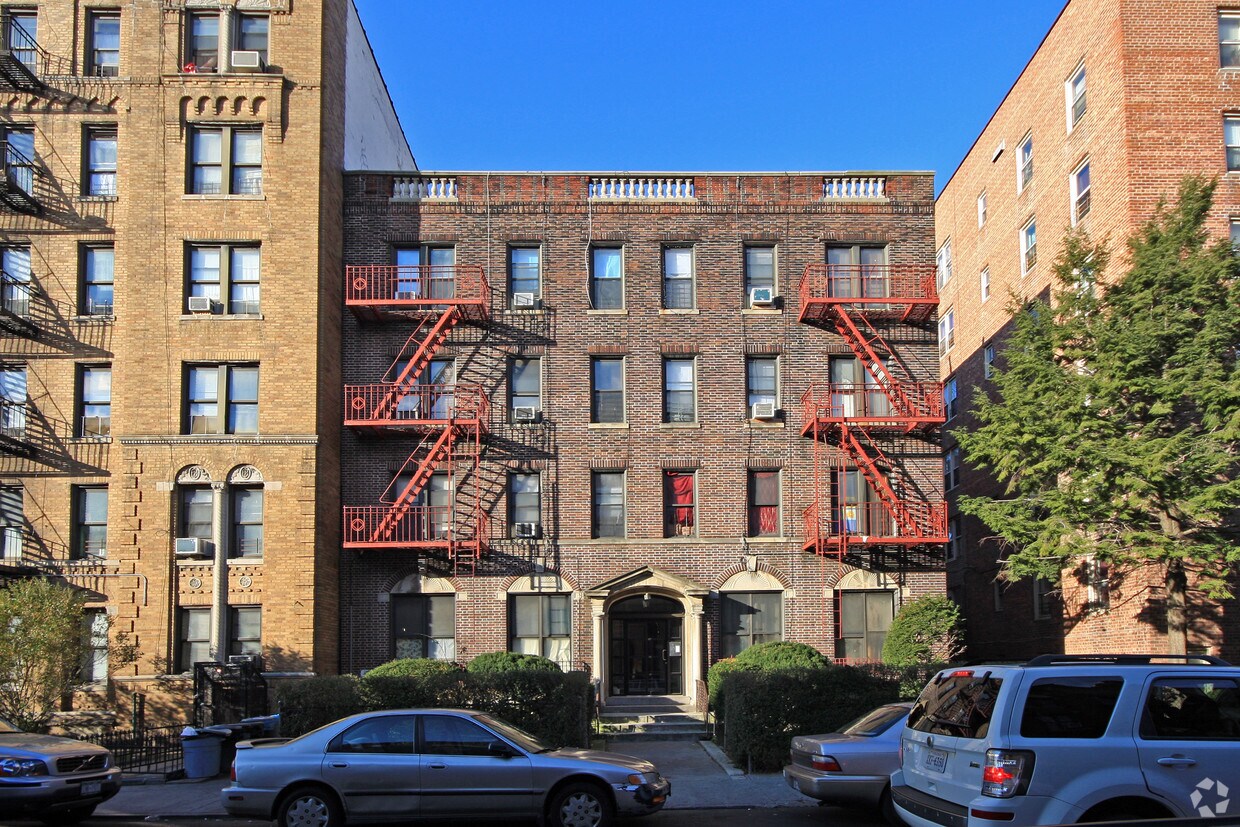 28 E 17th St, Brooklyn, NY 11226 Apartments in Brooklyn, NY