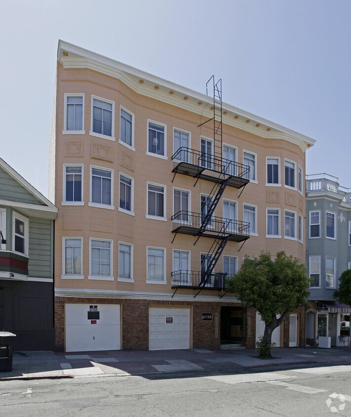 Foto principal - 3233 Scott St