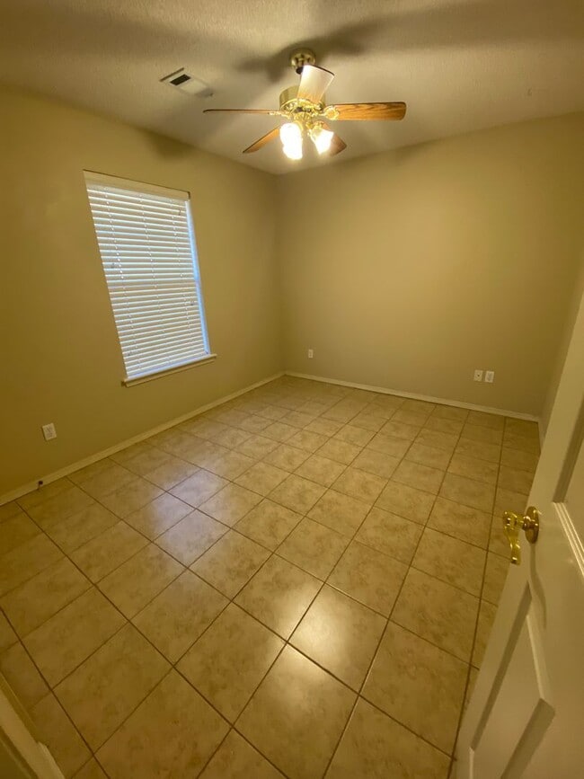 Building Photo - 1818 Wilder Ln
