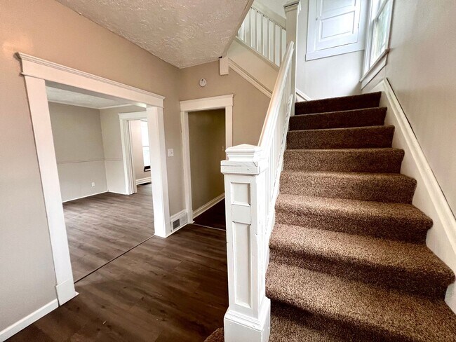 Building Photo - New Castle - 3 Bedroom 1 Bathroom - Just R...