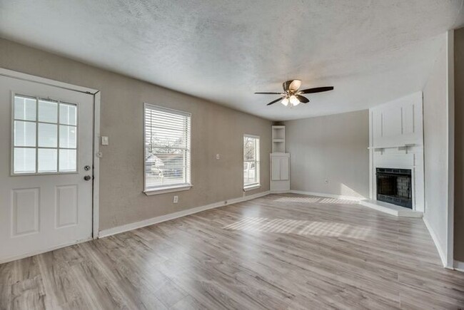 Building Photo - 4424 Cochise Dr