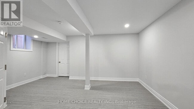 Building Photo - 5265 Springbok Crescent