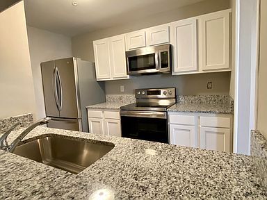 brand new applicances. stainless - 709 Summertime Ln