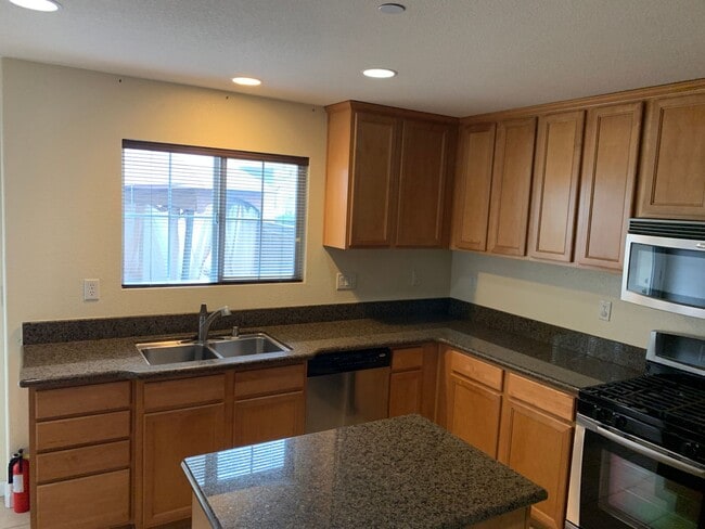 Building Photo - Beautiful home in a gated neighborhood!