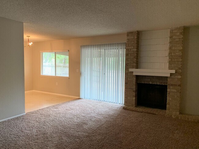 Building Photo - NICE 3 BEDROOM IN NORTH EAST ISD - EASY ACCESS TO RANDOLPH AFB, FT. SAM, 1604, 35, & SHOPPING