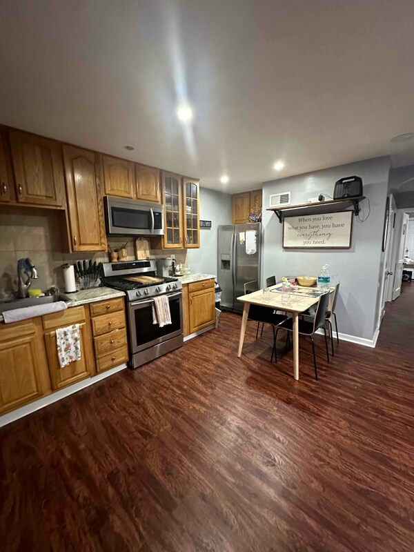 Building Photo - 4133 Lawndale St