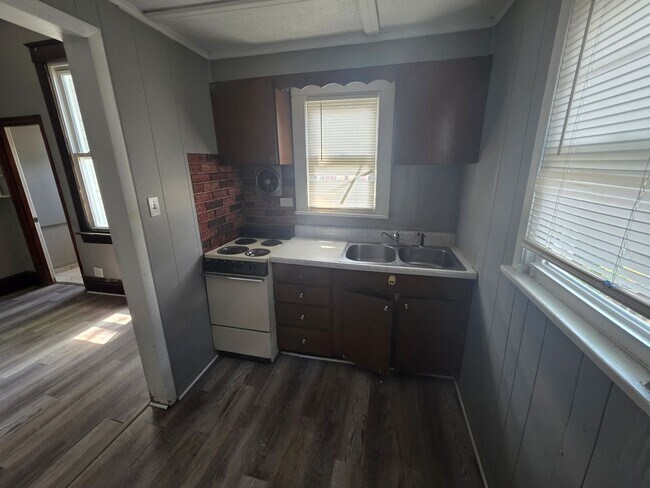 Foto del edificio - Nicely updated 1 BR