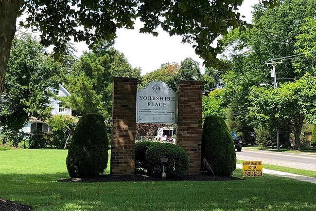 Foto del edificio - 664 Town Bank Rd