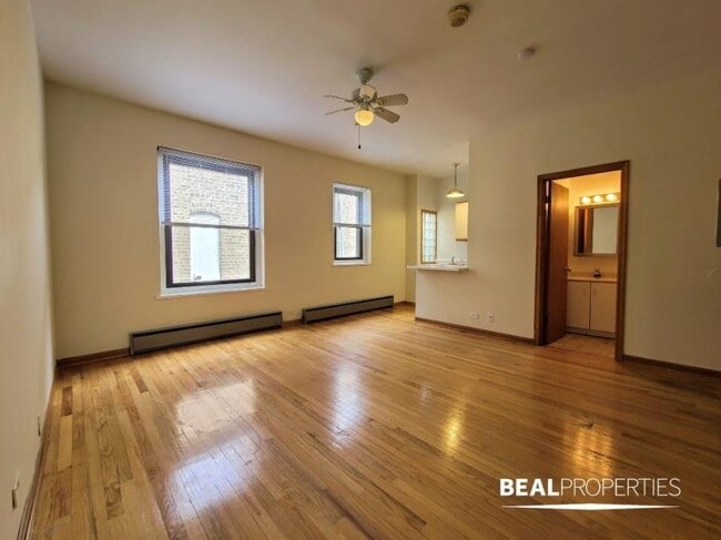 Building Photo - 0 bedroom in CHICAGO IL 60657