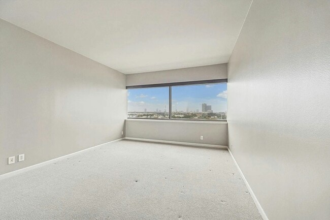 Foto del edificio - 5000 Montrose Blvd