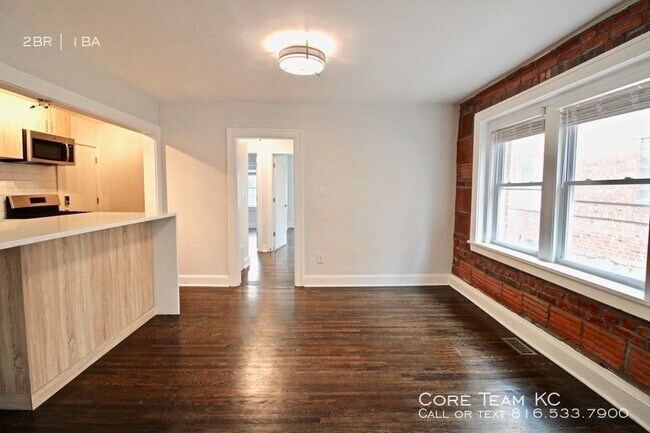 Building Photo - 2 Bedroom with Balcony on the Plaza