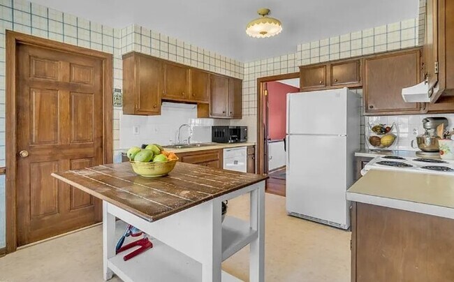 Foto del edificio - 561 Summit Ridge Dr