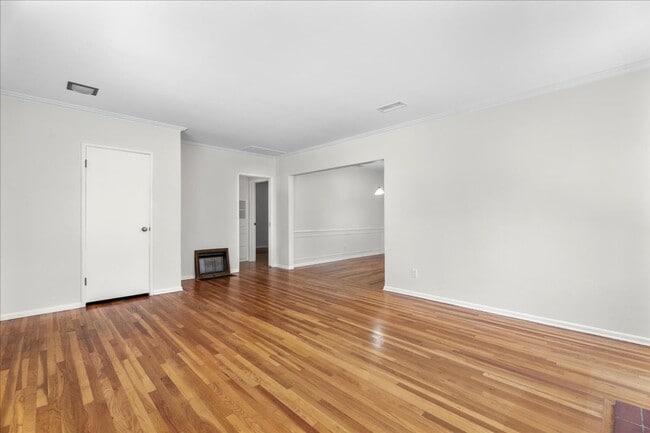 Building Photo - Charming Updated 2-Bedroom Van Nuys Home w...