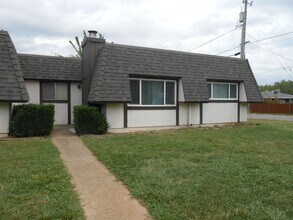 Building Photo - 2442 Wilson Ave