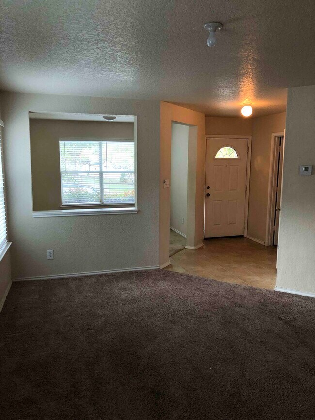 Building Photo - 11402 Belair Flats