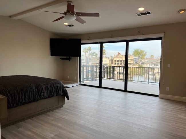 Foto del edificio - 4909 North Point