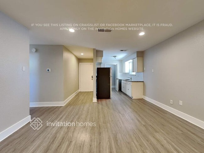 Foto del edificio - 923 Meadow Mead Dr