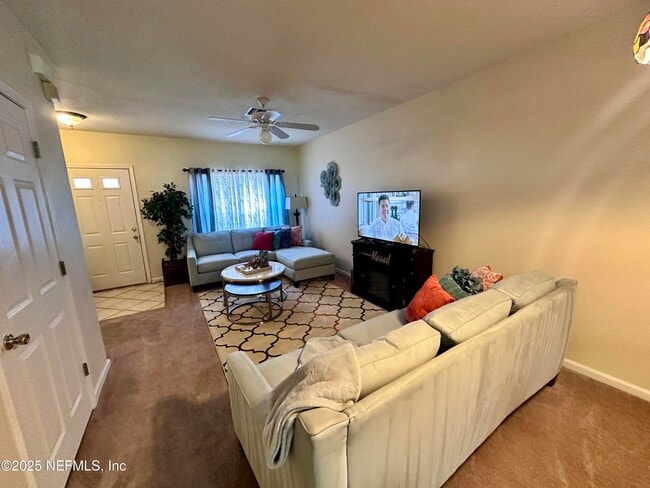 Foto del edificio - 12311 Kensington Lakes Dr