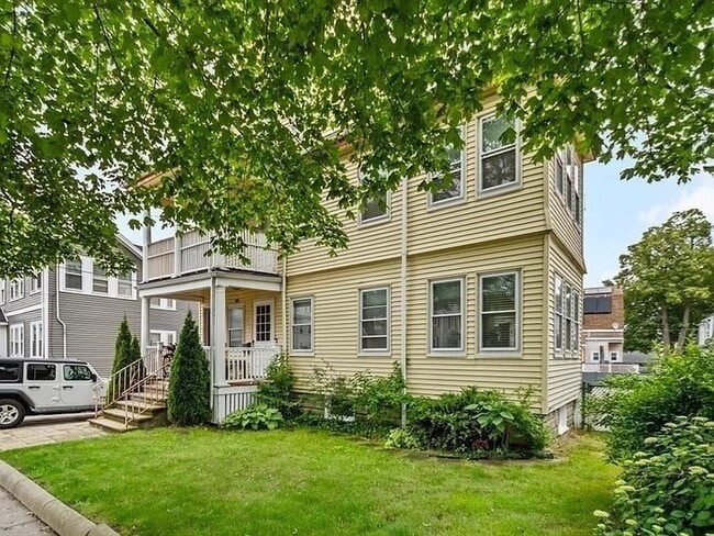Building Photo - 200 Woodside Ave