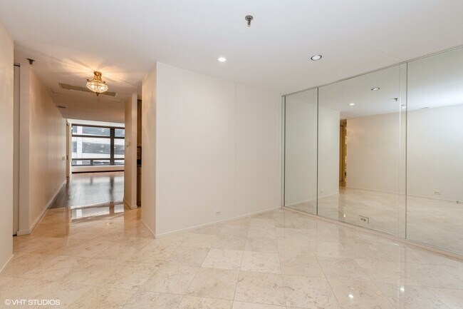 Foto del edificio - 680 N Lake Shore Dr