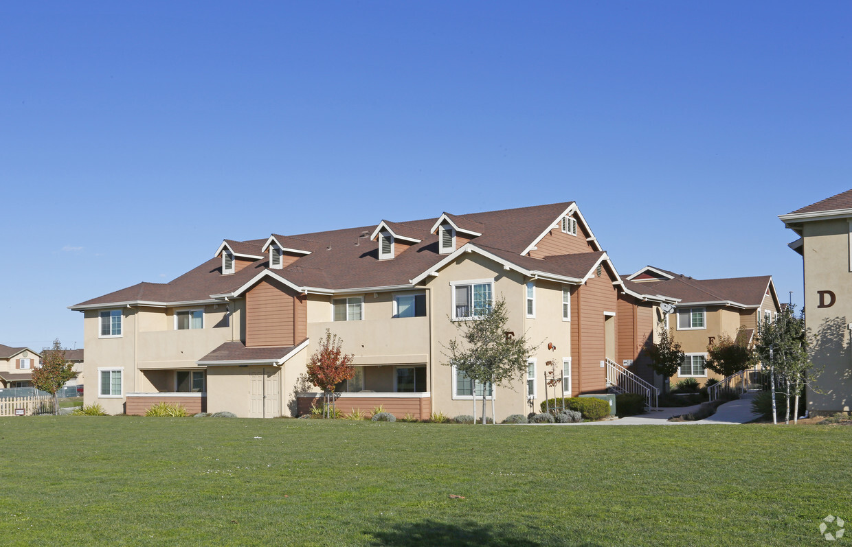 Building Photo - Rogge Village Apartments