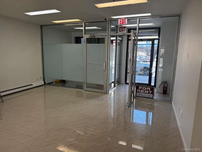 Foto del edificio - 18-44 College Point Blvd