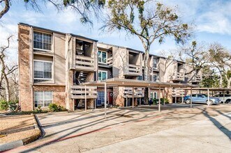 Building Photo - 9801 Royal Ln