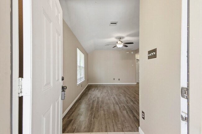 Building Photo - 3031 Cypress Island Dr
