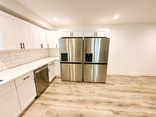 Building Photo - 1188 W 37th Dr