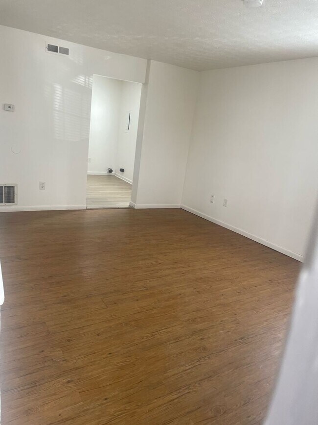 Foto del edificio - 850 Moon Rd