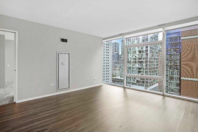Building Photo - 211 E Illinois St