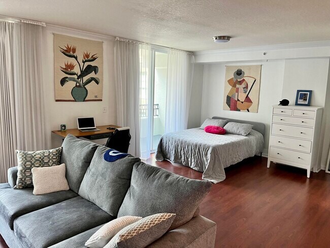 Foto del edificio - 600 S Dixie Hwy