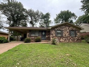 Building Photo - 5726 Briarwood Dr