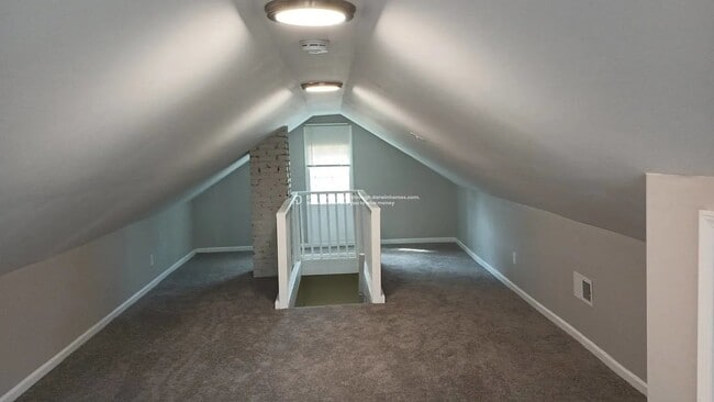 Building Photo - 624 S 38th St
