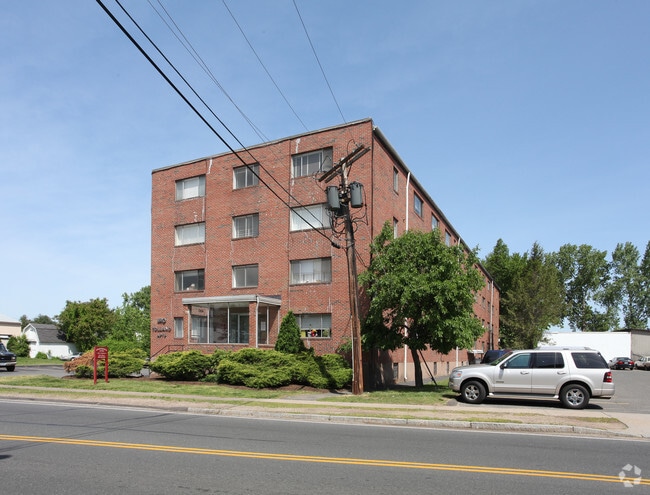 490 Tolland Street Apartments - Tolland Street Apartments