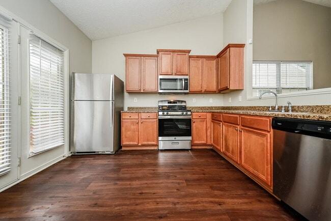 Building Photo - 1447 Wilshire Way
