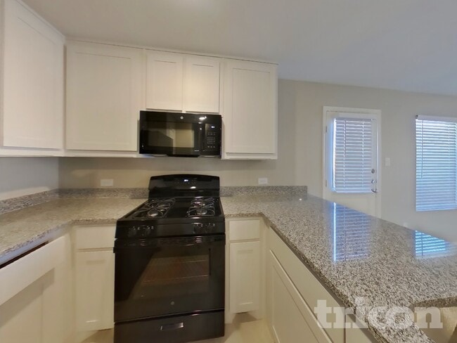 Foto del edificio - 8901 Red Fox Trl