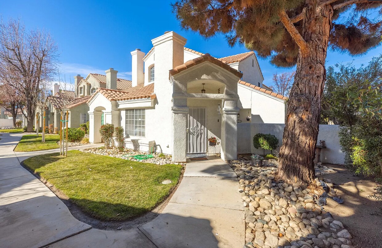 Foto principal - 37940 42nd St E