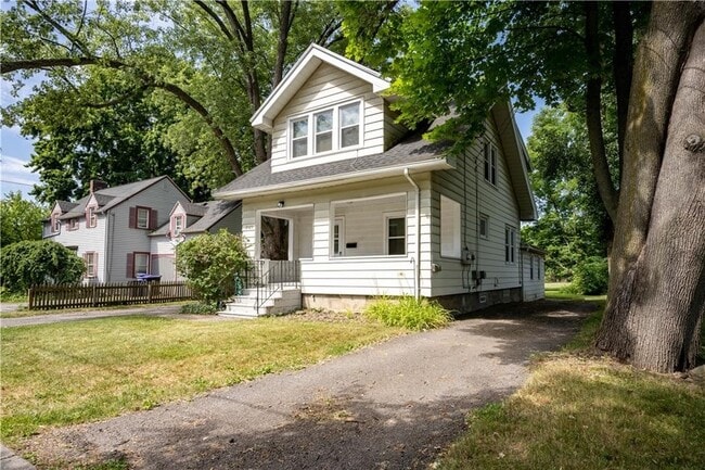 Building Photo - 2029 5 Mile Line Road