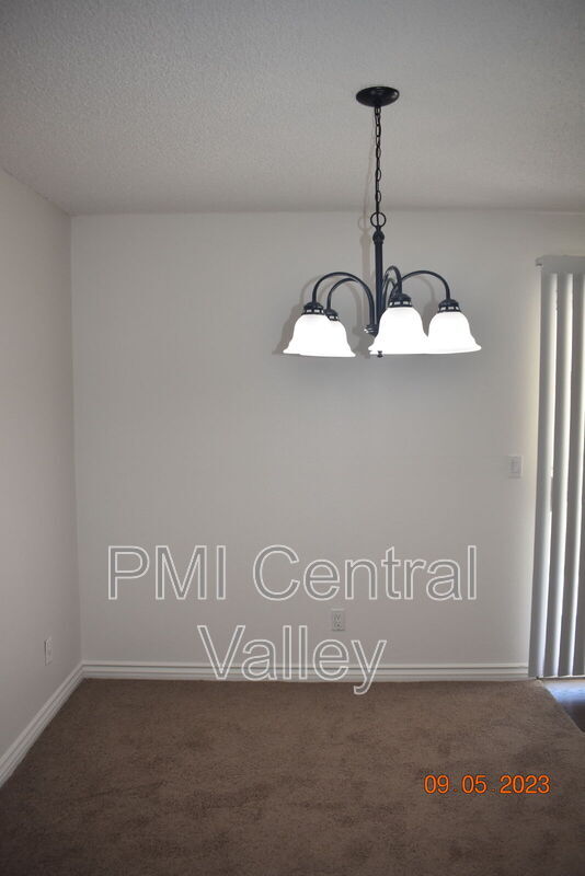 Building Photo - 280 Prado Way