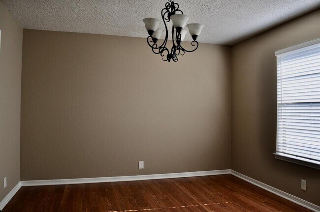 Foto del edificio - 8304 Red Willow Dr