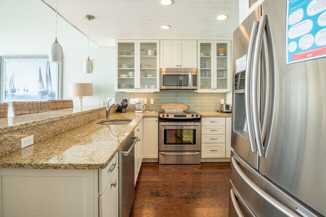 Building Photo - Fully Furnished Oceanfront until May 8!