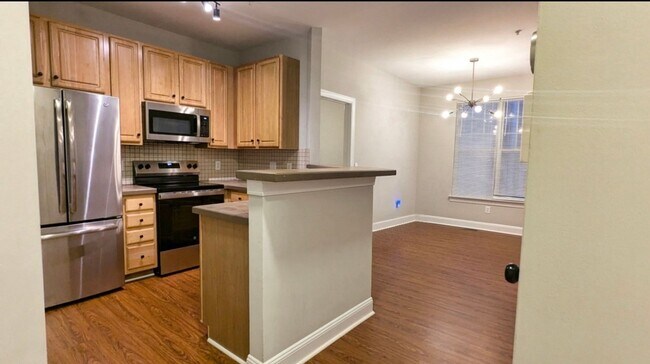 Foto del edificio - 2 Bedroom 2 Bath Townhome in Charlotte