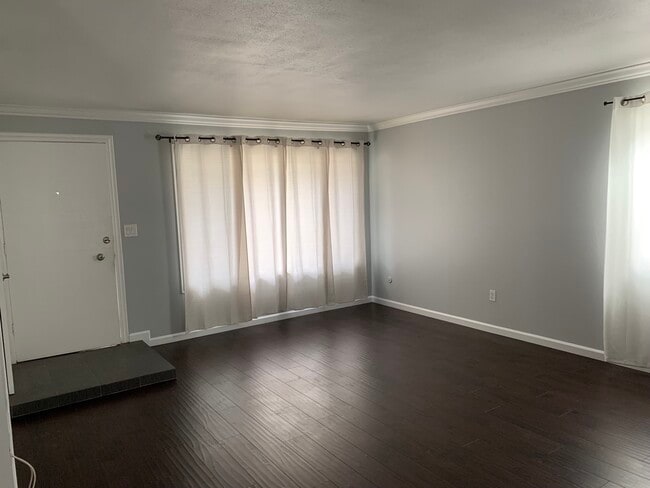 Building Photo - 340 Pacific St