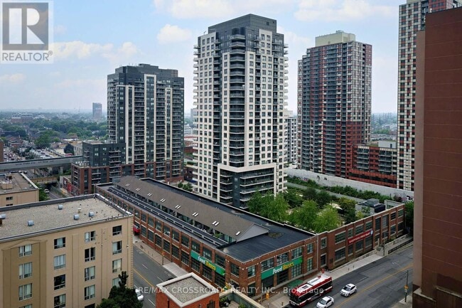 Building Photo - 1410-1410 Dupont St
