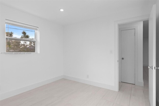 Building Photo - 1481 SW 49th Ave